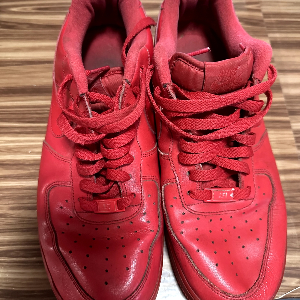 Nike Air Force 1 '07 LV 8 Sneakers "Triple Red"